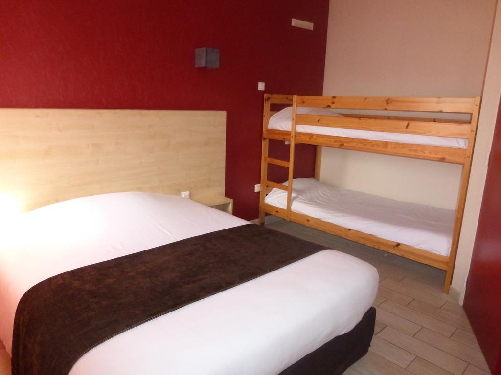 La Godiniere Hotel Cholet Exterior foto